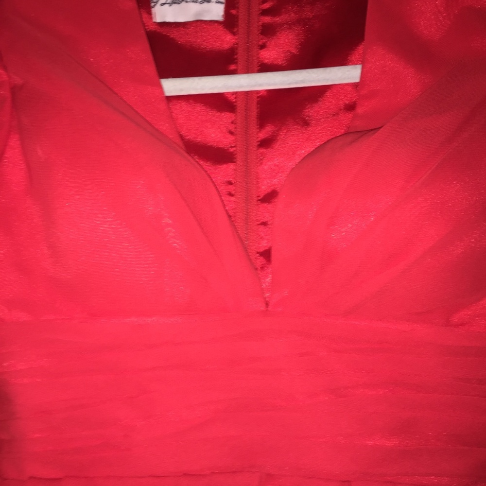 Red Gown - Picture 5 of 5